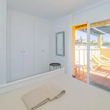 Cubo's Tennis Paradise Duplex Sitio de Calahonda