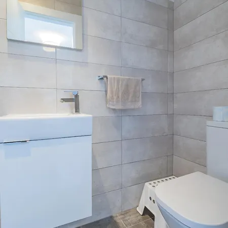 Cubo's Tennis Paradise Duplex Apartment Sitio de Calahonda